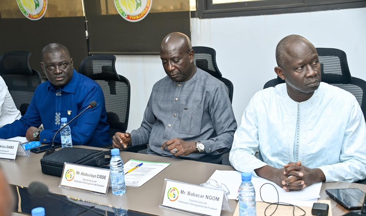 Photos/ Sous la présidence de M. Abdoulaye Fall : Première réunion du nouveau Comité Exécutif de la Fédération Sénégalaise de Football Photos/ Sous la présidence de M. Abdoulaye Fall : Première réunion du nouveau Comité Exécutif de la Fédération Sénégalaise de Football