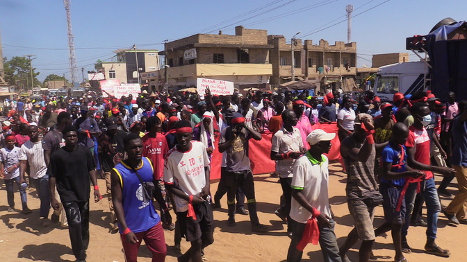« Papis Diop dégage ! », « Non au projet Casa Orascom ! » : Mobilisation populaire à Niague