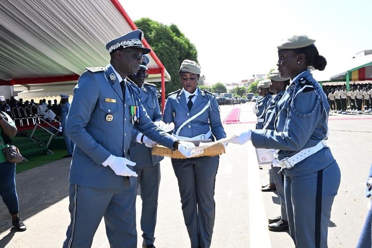 Photos / Cérémonie de sortie de la 40e promotion de l’Ecole des Douanes : 327 nouveaux agents intègrent les rangs Photos / Cérémonie de sortie de la 40e promotion de l’Ecole des Douanes : 327 nouveaux agents intègrent les rangs