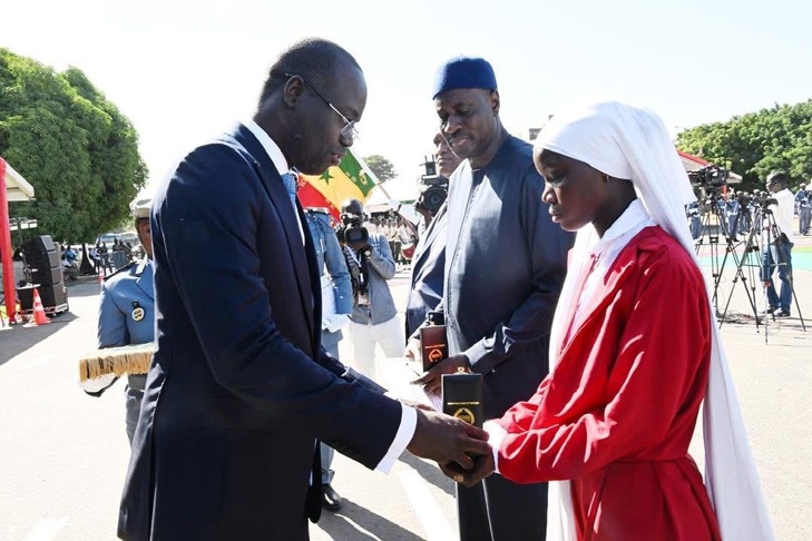 Photos / Cérémonie de sortie de la 40e promotion de l’Ecole des Douanes : 327 nouveaux agents intègrent les rangs Photos / Cérémonie de sortie de la 40e promotion de l’Ecole des Douanes : 327 nouveaux agents intègrent les rangs