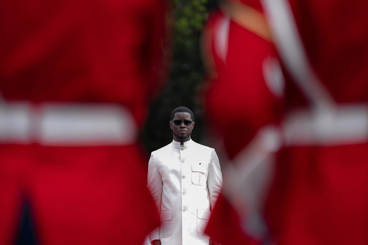 Photos / Journée des Forces armées : La Nation tout entière rend hommage à ses soldats, garants de l’indépendance, de stabilité et d’unité Photos / Journée des Forces armées : La Nation tout entière rend hommage à ses soldats, garants de l’indépendance, de stabilité et d’unité