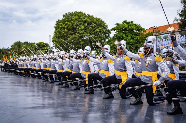 Photos / Journée des Forces armées : La Nation tout entière rend hommage à ses soldats, garants de l’indépendance, de stabilité et d’unité Photos / Journée des Forces armées : La Nation tout entière rend hommage à ses soldats, garants de l’indépendance, de stabilité et d’unité