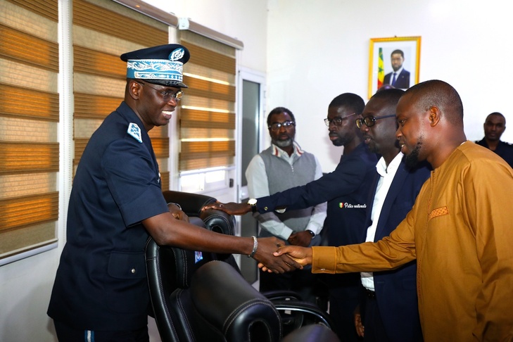 Photos : L’Inspecteur Général de Police Mame Seydou Ndour, DG de la Police nationale, a reçu Fadilou Keïta, DG de la CDC, ce mardi Photos : L’Inspecteur Général de Police Mame Seydou Ndour, DG de la Police nationale, a reçu Fadilou Keïta, DG de la CDC, ce mardi