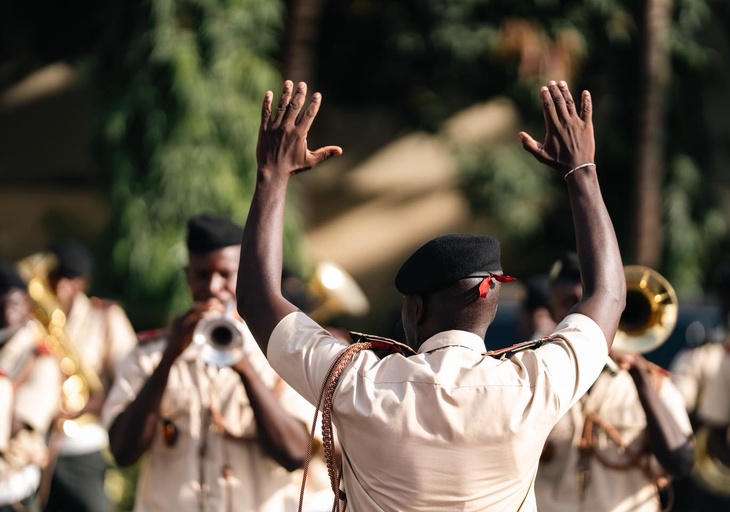 Photos / Au rythme des pas et sous le drapeau national : le Président Bassirou Diomaye Faye et les Forces armées ont célébré une matinée de cohésion et de résilience Photos / Au rythme des pas et sous le drapeau national : le Président Bassirou Diomaye Faye et les Forces armées ont célébré une matinée de cohésion et de résilience