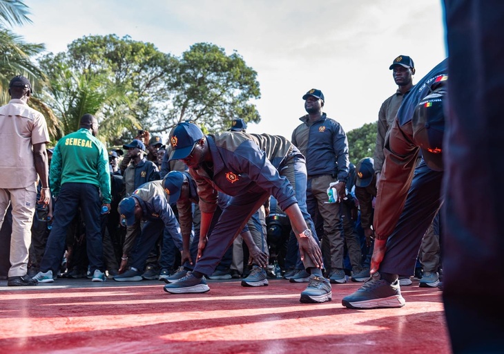 Photos / Au rythme des pas et sous le drapeau national : le Président Bassirou Diomaye Faye et les Forces armées ont célébré une matinée de cohésion et de résilience