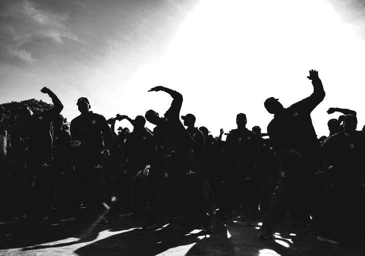 Photos / Au rythme des pas et sous le drapeau national : le Président Bassirou Diomaye Faye et les Forces armées ont célébré une matinée de cohésion et de résilience Photos / Au rythme des pas et sous le drapeau national : le Président Bassirou Diomaye Faye et les Forces armées ont célébré une matinée de cohésion et de résilience