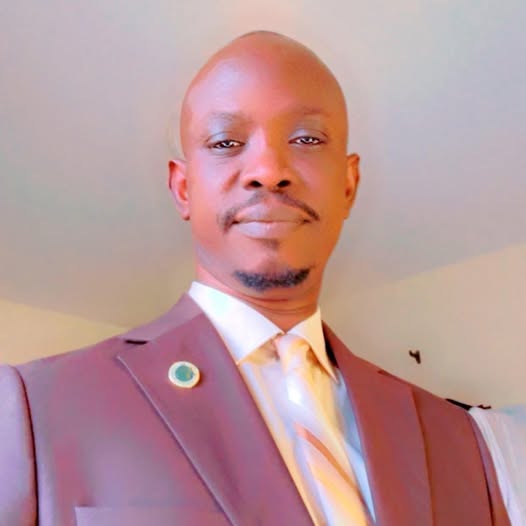 Justice sénégalaise : Mamadou Ndiaye, Ambassadeur de la Paix et des Droits de l’Homme, appelle au renforcement de la confiance des citoyens