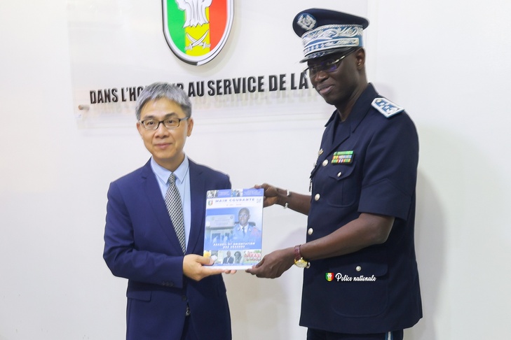 Photos : L’Inspecteur Général de Police Mame Seydou NDOUR, DG de la Police nationale a reçu en audience, Son Excellence M. LI ZHIGANG, Ambassadeur de la République populaire de Chine, ce mercredi