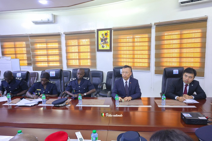 Photos : L’Inspecteur Général de Police Mame Seydou NDOUR, DG de la Police nationale a reçu en audience, Son Excellence M. LI ZHIGANG, Ambassadeur de la République populaire de Chine, ce mercredi