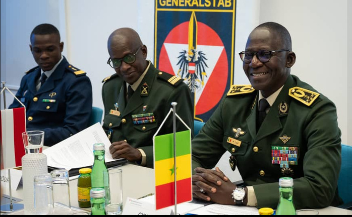 Photos / Coopération militaire : Le Général d’armée Mbaye Cissé, Chef d’état-major général des Armées en visite officielle en Autriche