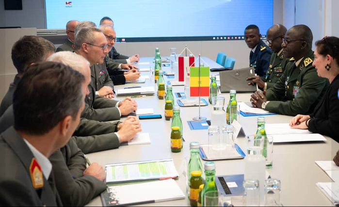 Photos / Coopération militaire : Le Général d’armée Mbaye Cissé, Chef d’état-major général des Armées en visite officielle en Autriche