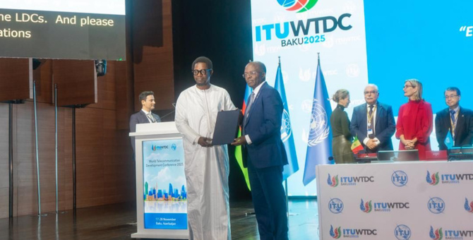 Ecosystèmes commerciaux numériques : L’UIT et l’ARTP du Sénégal signent un accord de partenariat Ecosystèmes commerciaux numériques : L’UIT et l’ARTP du Sénégal signent un accord de partenariat