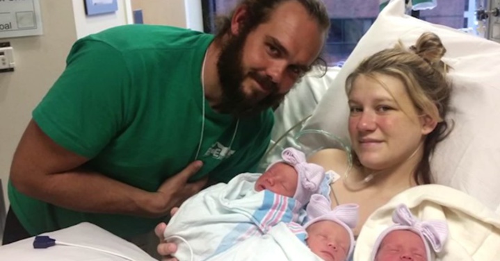 Une mère et un père posent pour une photo. Mais les médecins remarquent quelque chose d’inhabituel sur le visage de leurs trois bébés.