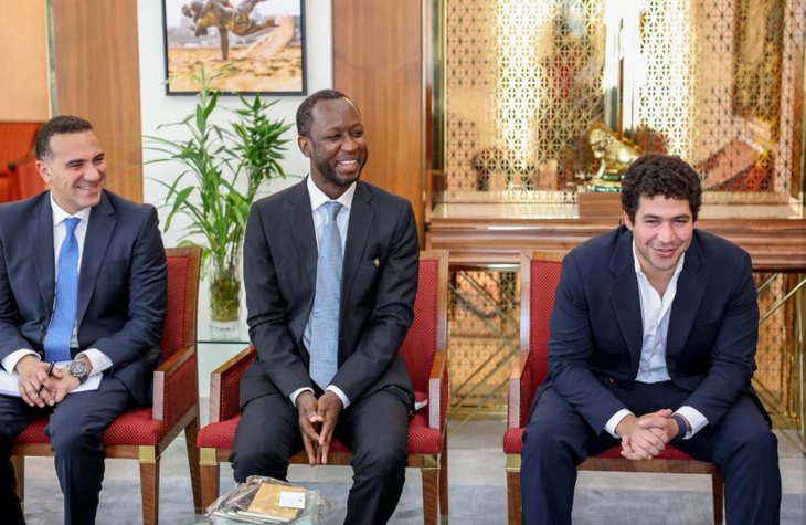 Photos/ Palais présidentiel : Le Président de la République, Bassirou Diomaye Faye a reçu M. Naguib Sawiris, Président du Groupe Orascom, ce vendredi Photos/ Palais présidentiel : Le Président de la République, Bassirou Diomaye Faye a reçu M. Naguib Sawiris, Président du Groupe Orascom, ce vendredi
