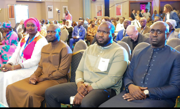 Photos / Forum Africain de la Télédiffusion : Abdoul Aziz Zoumarou, PCA de TDS-SA, loue le travail de la DG, Dr. Aminata Sarr Ndiaye Photos / Forum Africain de la Télédiffusion : Abdoul Aziz Zoumarou, PCA de TDS-SA, loue le travail de la DG, Dr. Aminata Sarr Ndiaye