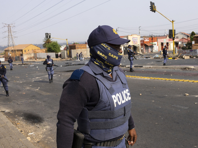 Tirs dans un foyer de travailleurs en Afrique du Sud: onze morts