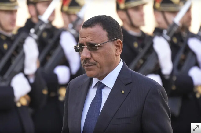 Evincé lors d’un coup d’État : Un collectif international lancé pour exiger la libération de l’ancien président nigérien, Mohamed Bazoum