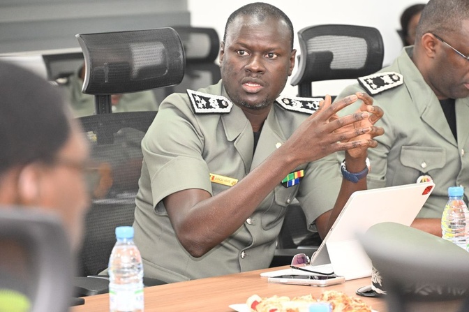 Le Directeur général des Douanes en visite sur le chantier du futur port de Ndayane
