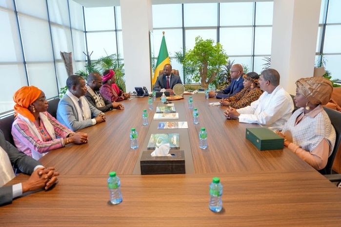 La CNDH décerne un prix d’honneur au Premier ministre Ousmane Sonko La CNDH décerne un prix d’honneur au Premier ministre Ousmane Sonko