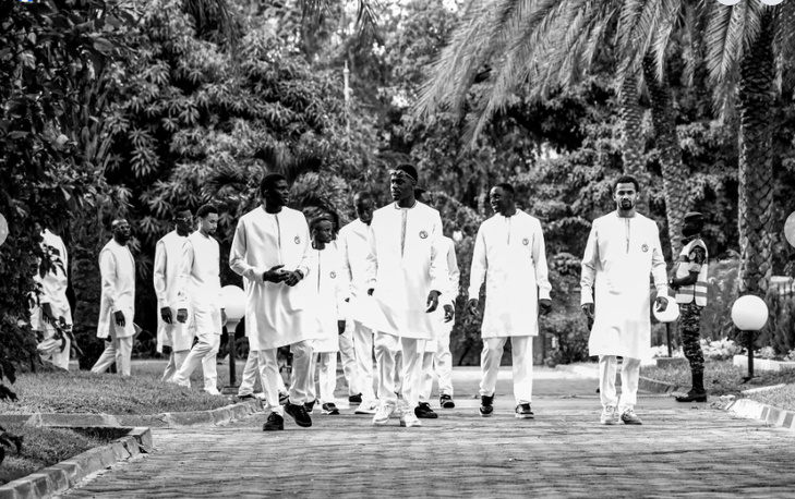 Photos/ Palais de la République : Le Président de la République, Bassirou Diomaye Faye, a procédé à la remise officielle du drapeau national à nos vaillants Lions, cet après-midi Photos/ Palais de la République : Le Président de la République, Bassirou Diomaye Faye, a procédé à la remise officielle du drapeau national à nos vaillants Lions, cet après-midi