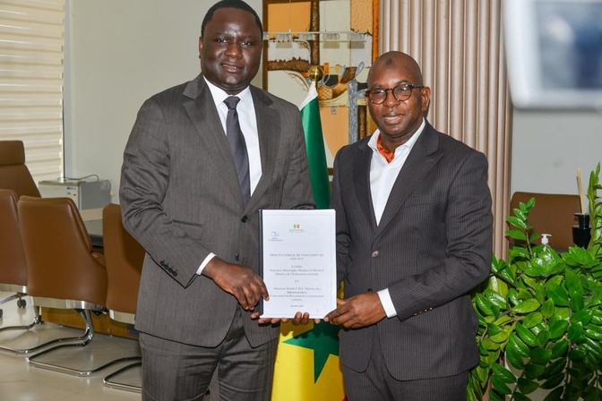 Passation de service entre les ministères de l’Éducation nationale et des Infrastructures