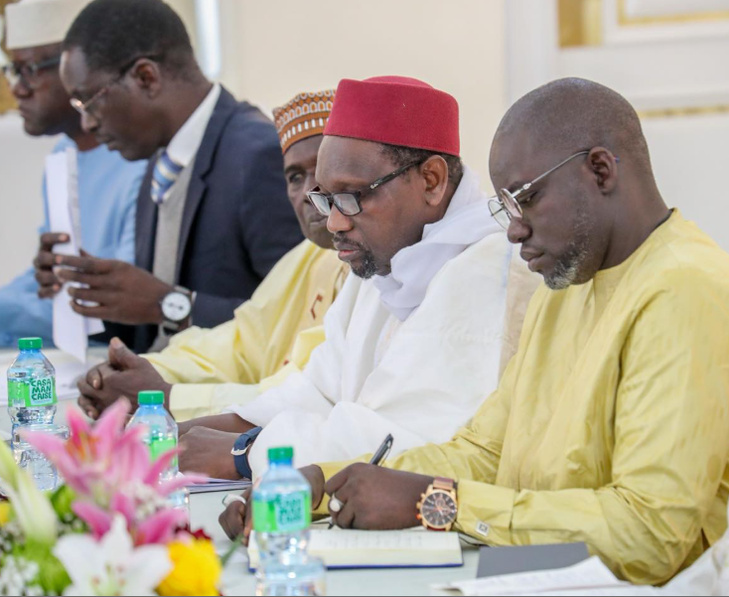 Photos / Audience au Palais : Le président de la République, Bassirou Diomaye Faye, a reçu le collectif des notables de la commune de Yenne, ce vendredi Photos / Audience au Palais : Le président de la République, Bassirou Diomaye Faye, a reçu le collectif des notables de la commune de Yenne, ce vendredi