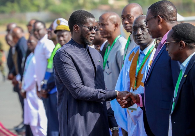 Tournée économique: le président de la République est arrivé à l’aéroport de Cap Skirring Tournée économique: le président de la République est arrivé à l’aéroport de Cap Skirring