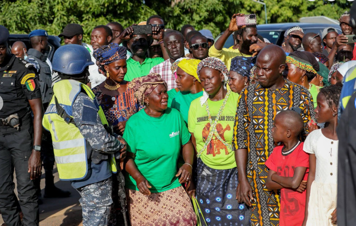 Photos / Casamance : le Président de la République, Bassirou Diomaye Faye, s’est rendu à Coubalan, département de Bignona, pour une visite consacrée au volet agricole Photos / Casamance : le Président de la République, Bassirou Diomaye Faye, s’est rendu à Coubalan, département de Bignona, pour une visite consacrée au volet agricole