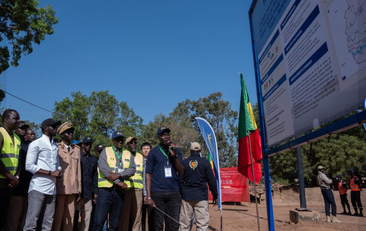 Photos : Le Président Bassirou Diomaye Faye a procédé au lancement officiel du projet d’aménagement et de bitumage de la route Sandiniéry – Tanaff Photos : Le Président Bassirou Diomaye Faye a procédé au lancement officiel du projet d’aménagement et de bitumage de la route Sandiniéry – Tanaff