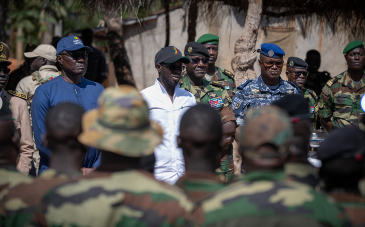 Photos : Le président de la République a effectué une visite à la Zone militaire N°5, marquant la deuxième étape de sa journée Photos : Le président de la République a effectué une visite à la Zone militaire N°5, marquant la deuxième étape de sa journée