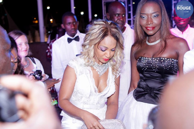 La reine Viviane Chidid et la diva Coumba Gawlo sur une même scène.