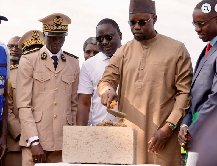 Photos / Commune de Passy : Le Premier ministre Ousmane SONKO a procédé à la pose de la première pierre du lycée moderne