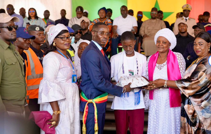 Photos / Commune de Passy : Le Premier ministre Ousmane SONKO a procédé à la pose de la première pierre du lycée moderne