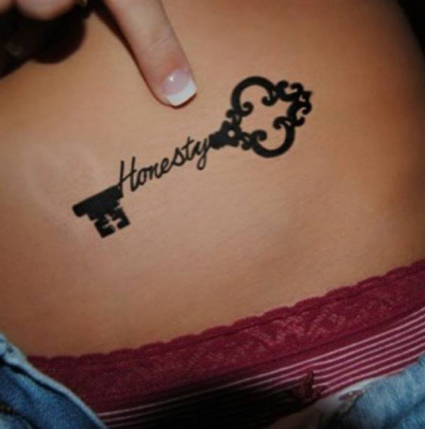 Tatouage jusqu’au bout des fesses: une nouvelle tendance des jeunes filles dakaroises