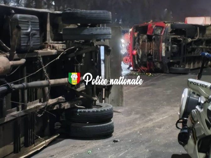 Course-poursuite : Deux cars « Ndiaga Ndiaye » se renversent, deux arrestations Course-poursuite : Deux cars « Ndiaga Ndiaye » se renversent, deux arrestations