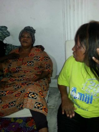 Photos: La femme de Papa Wemba effondrée d’apprendre la mort de son mari