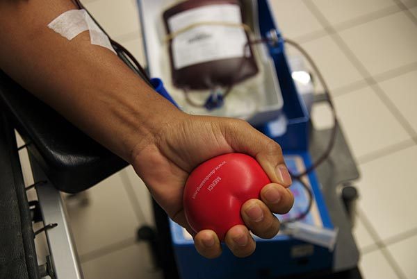 Don de sang de « Peubouka Fiay » de Bleukeuss : « Donnez du sang, c’est sauver des vies », selon Thierry Gomis
