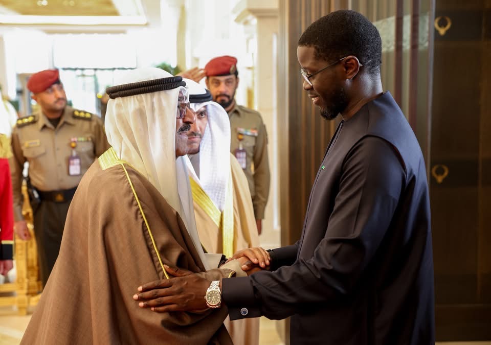 Le Président Faye reçu au Palais Bayan par l’Émir de l’État du Koweït