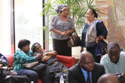 Photos-Décès de Papa Wemba: arrivée de l'épouse du musicien à Abidjan