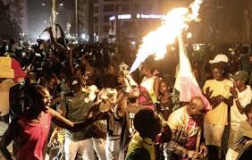 Dakar: Liesse populaire aux HLM Grand-Yoff et au CICES, après la victoire des "Lions" face à l'Egypte