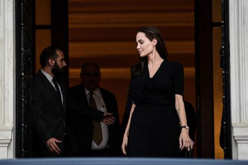 Photos - "Angelina Jolie ne pèse plus que 35 kilos"