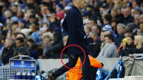 Zidane craque à nouveau son pantalon