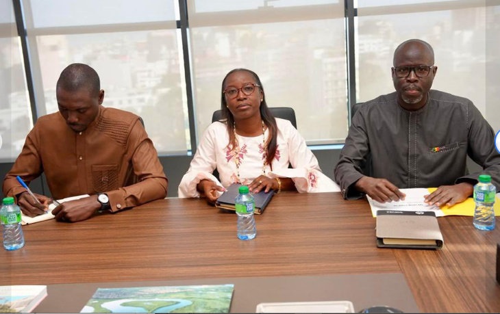 Photos : Le Premier ministre Ousmane Sonko a reçu l’Amicale des Greffiers du Sénégal, ce lundi