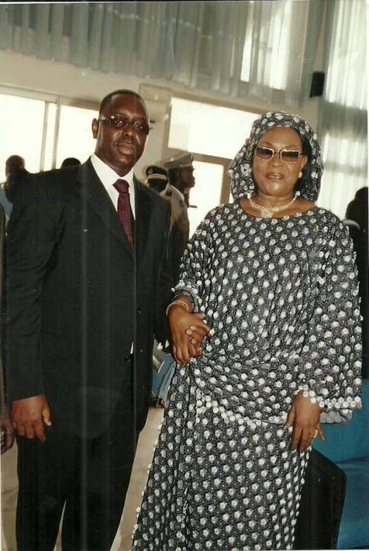 Amorce d’un dialogue politique : Poignée de mains entre Macky Sall et Aïda Ndiongue Amorce d’un dialogue politique : Poignée de mains entre Macky Sall et Aïda Ndiongue