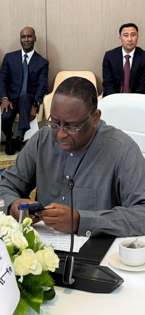 Aux Émirats Arabes Unis : Macky Sall plaide pour un « dialogue intergénérationnel permanent, au service de la fraternité humaine »