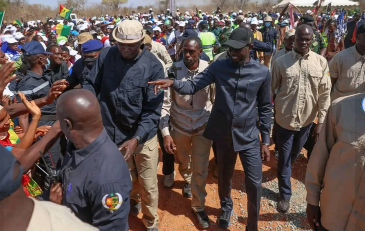 Salémata : Bassirou Diomaye Faye, a procédé à Salémata à la pose de la première pierre du Lycée Armée-Nation pour la Qualité et l’Équité (LYNAQE)