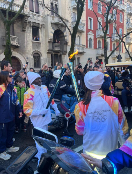 Avant les JOJ Dakar 2026 / Mamadou Diagna Ndiaye porte la flamme olympique à Milano Cortina : « C’est une fierté de représenter le Sénégal » Avant les JOJ Dakar 2026 / Mamadou Diagna Ndiaye porte la flamme olympique à Milano Cortina : « C’est une fierté de représenter le Sénégal »