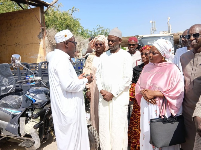 Saint-Louis : Le Maire Mansour reçoit un lot de tricycles du PRDC-VFS pour renforcer le ramassage des ordures