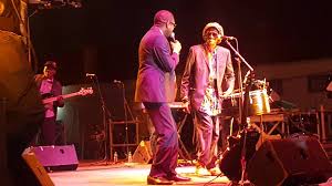 Cheikh Lô fête ses 40 ans de musique avec Youssou Ndour sur scène(Vidéo)