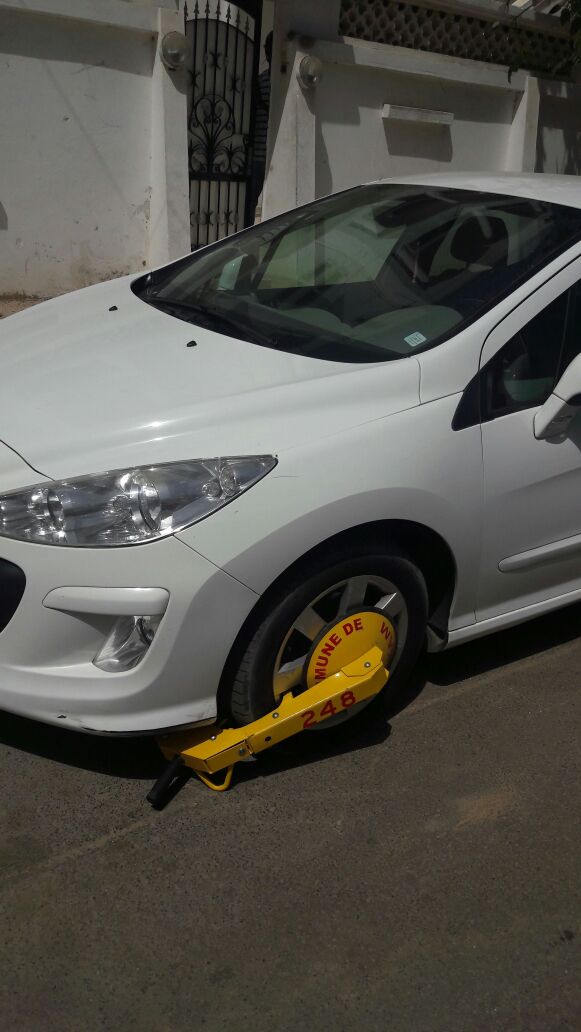 La mairie de Ouakam pose des sabots sur des voitures garées devant le domicile de leurs propriétaires